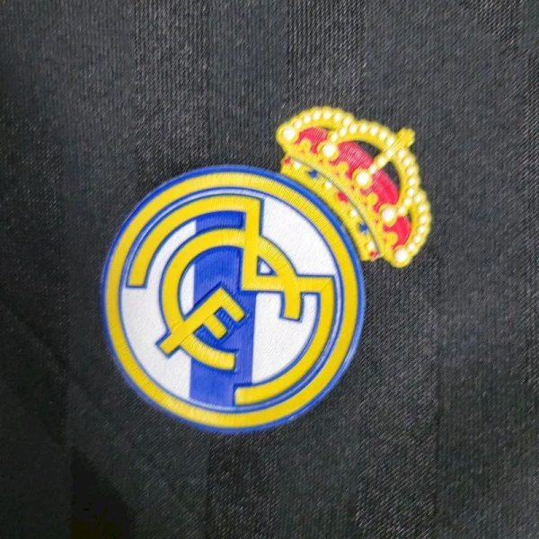 Real Madrid 2011/12 Away Retro Jersey - Image 7