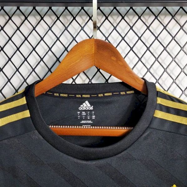 Real Madrid 2011/12 Away Long Sleeves Retro Jersey - Image 3