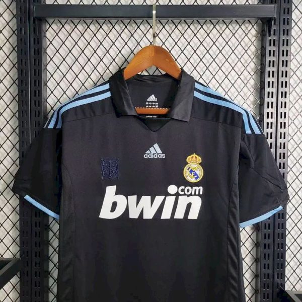 Real Madrid 2009/10 Away Retro Jersey - Image 4