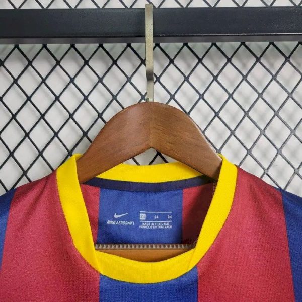 Barcelona 2010/11 Home Kids Kit - Image 9