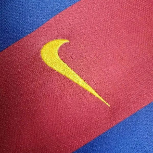Barcelona 2010/11 Home Kids Kit - Image 3