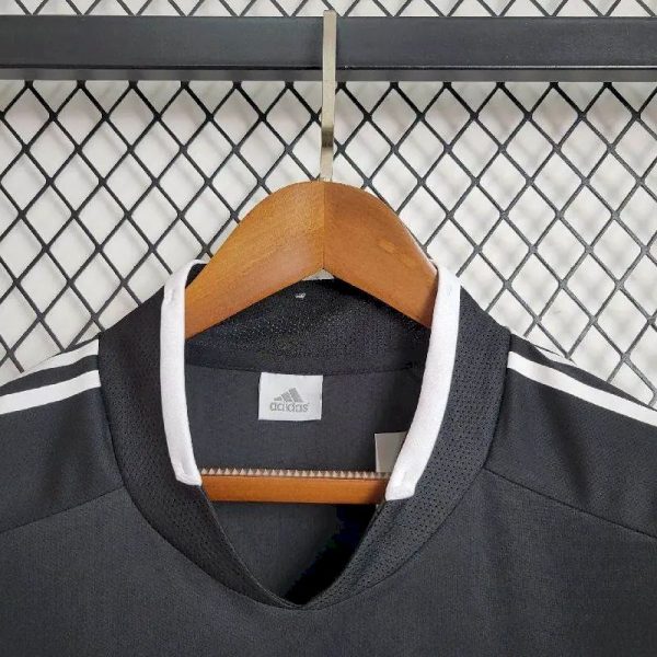 Real Madrid 2004/05 Away Retro Jersey - Image 9