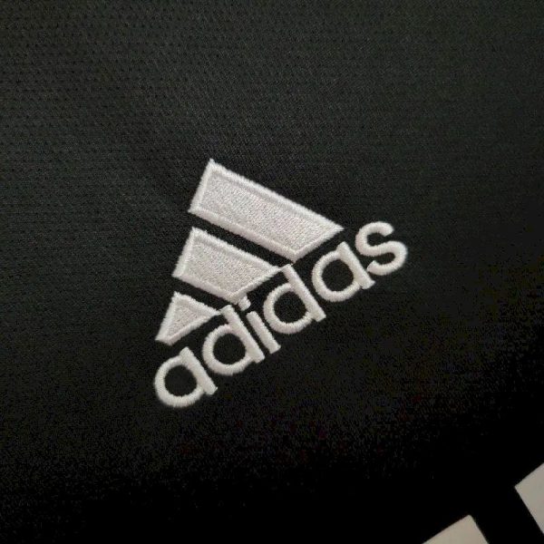 Real Madrid 2004/05 Away Retro Jersey - Image 5