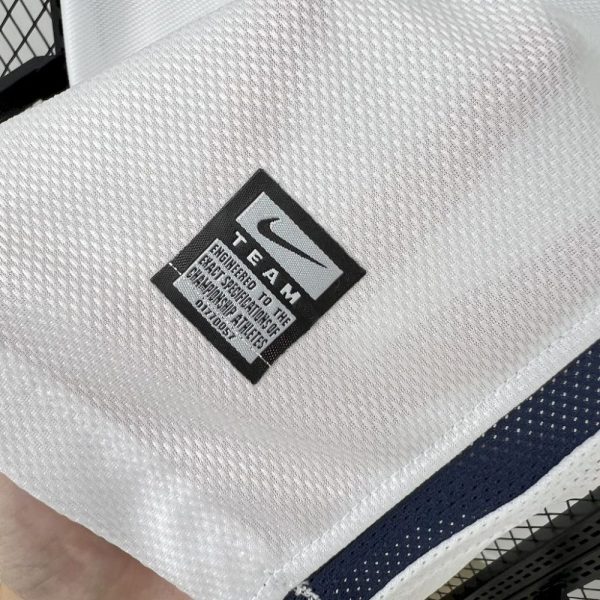 Manchester United 2008/09 Away Retro Jersey - Image 9