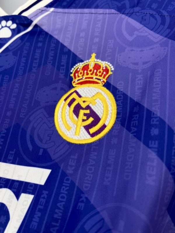 Real Madrid 1996/97 Away Retro Jersey - Image 5