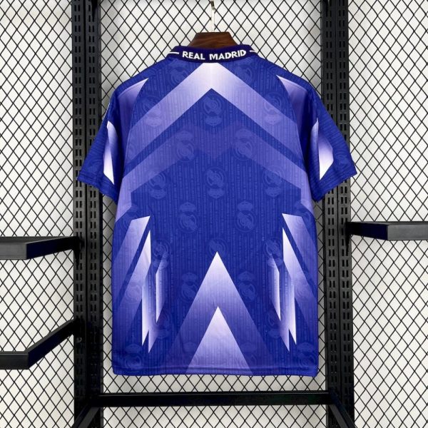 Real Madrid 1996/97 Away Retro Jersey - Image 2