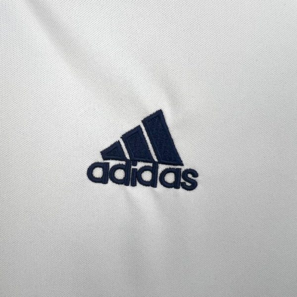 Real Madrid 2000/01 Home Retro Jersey - Image 9