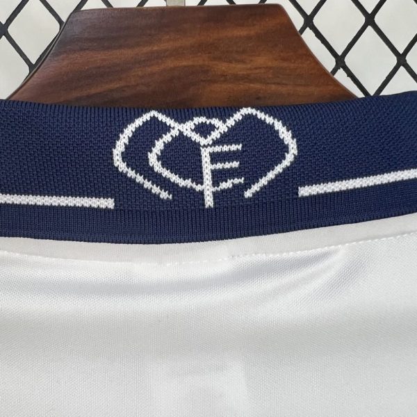 Real Madrid 2000/01 Home Retro Jersey - Image 3