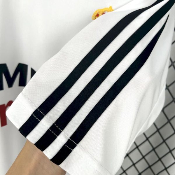 Real Madrid 2003/04 Home Retro Jersey - Image 3
