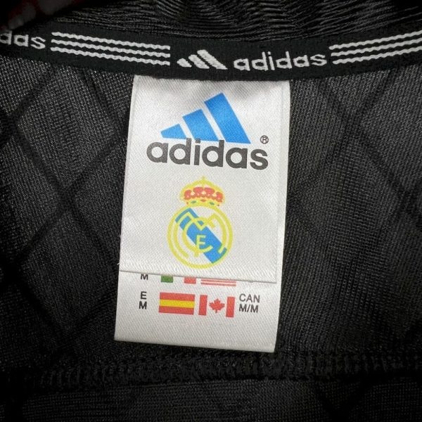 Real Madrid 1999/01 Away Retro Jersey - Image 5