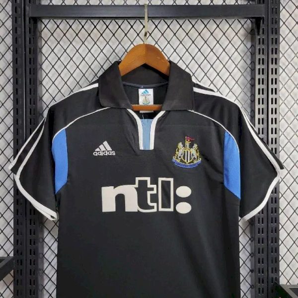 Newcastle United 2001/02 Away Retro Jersey - Image 9