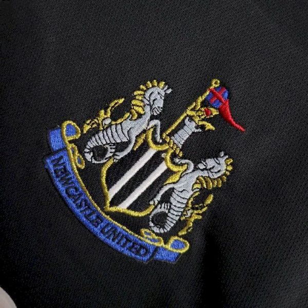 Newcastle United 2001/02 Away Retro Jersey - Image 7