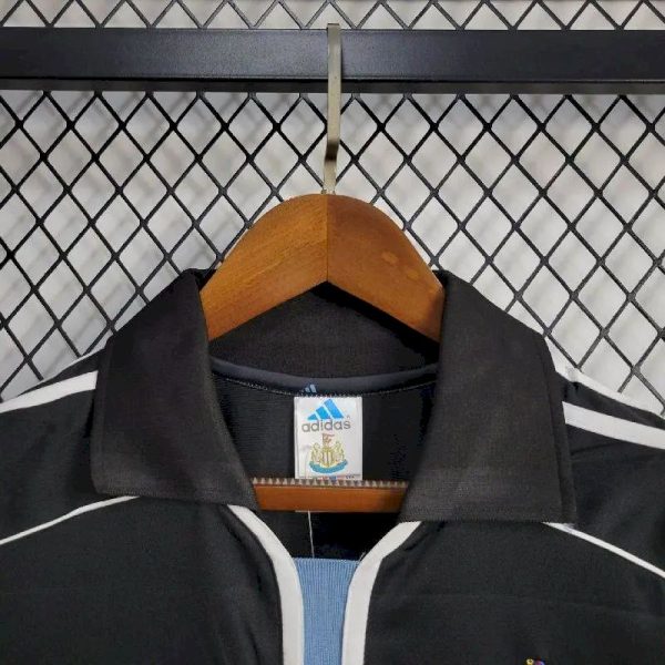 Newcastle United 2001/02 Away Retro Jersey - Image 5