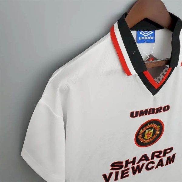 Manchester United 1996/97 Away Retro Jersey - Image 3